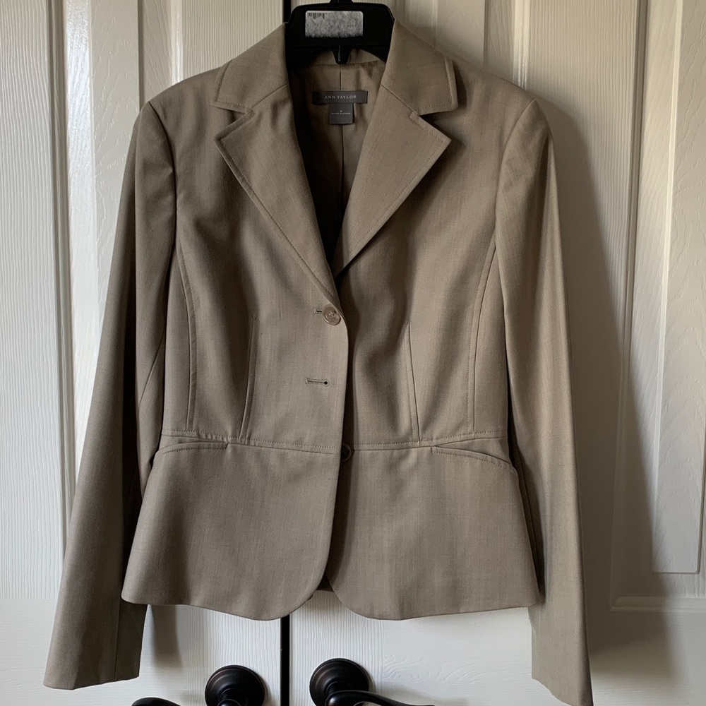 Lightly worn Ann Taylor blazer